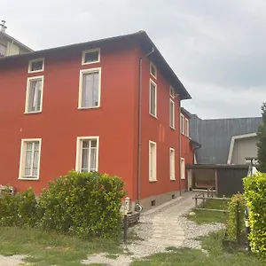  Frühstückspension Red House Italien